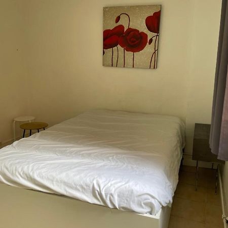 דירות Fontaine  Chambre Cour מראה חיצוני תמונה