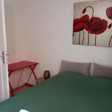 דירות Fontaine  Chambre Cour מראה חיצוני תמונה