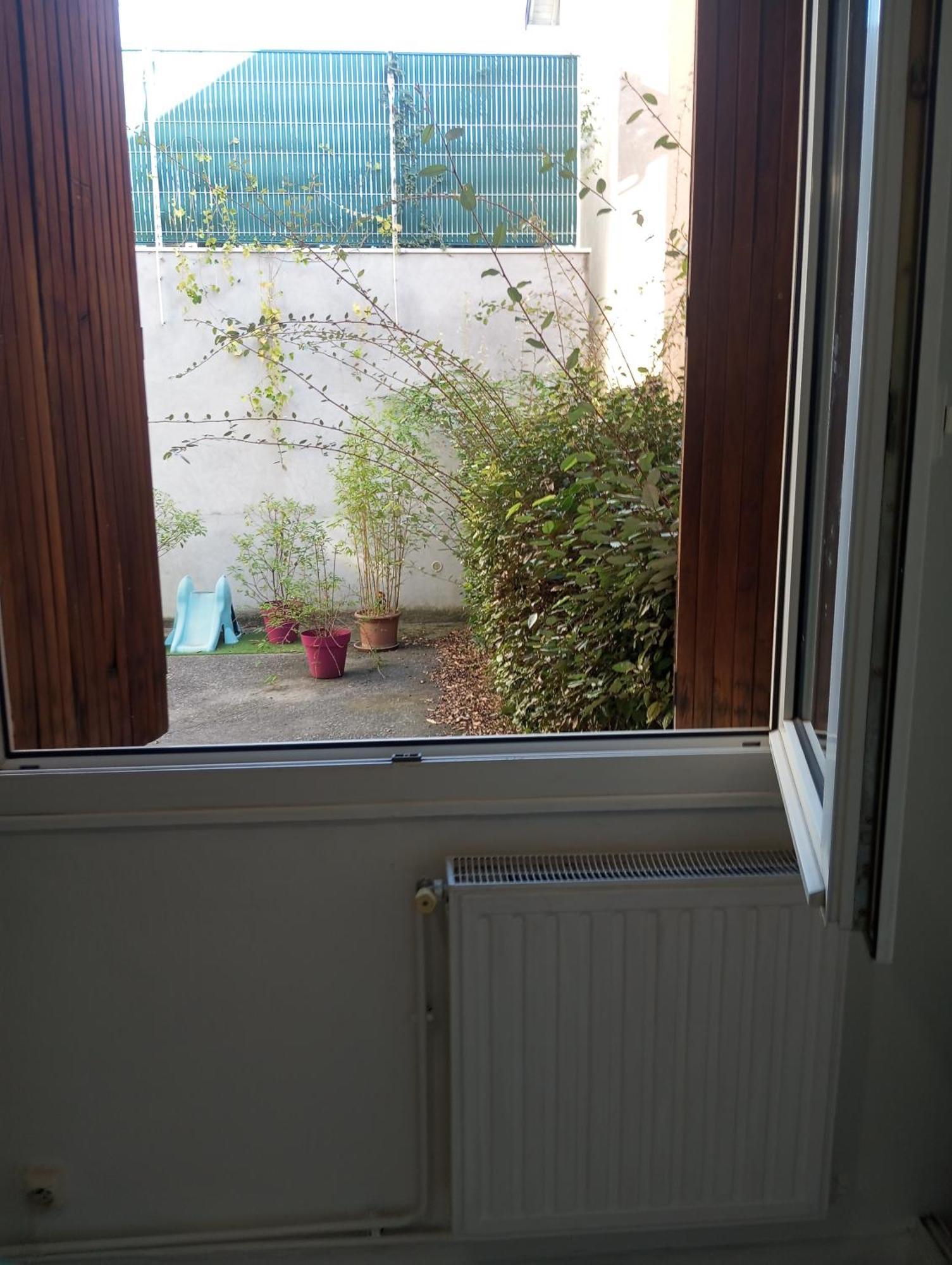 דירות Fontaine  Chambre Cour חדר תמונה